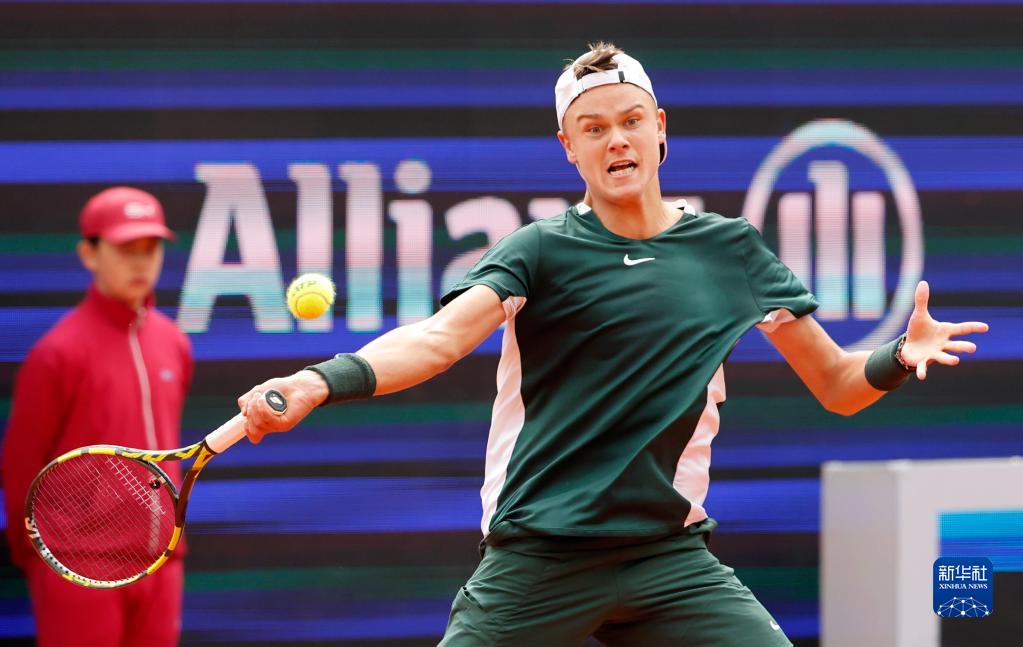 让阿圭罗陷 让阿圭罗陷