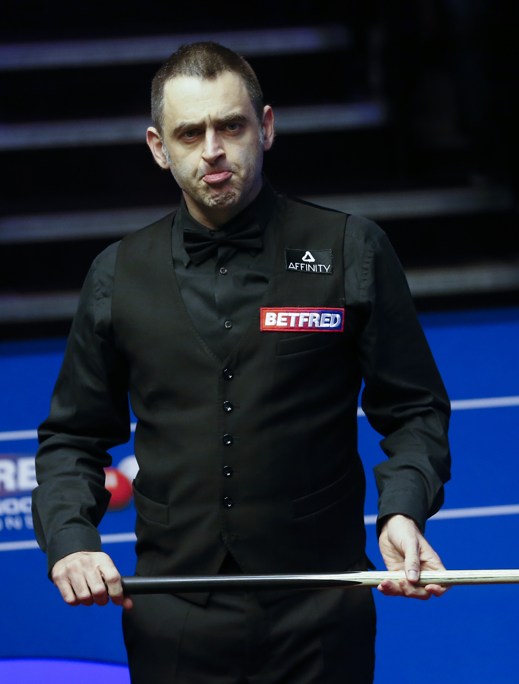 守球员的严 守球员的严